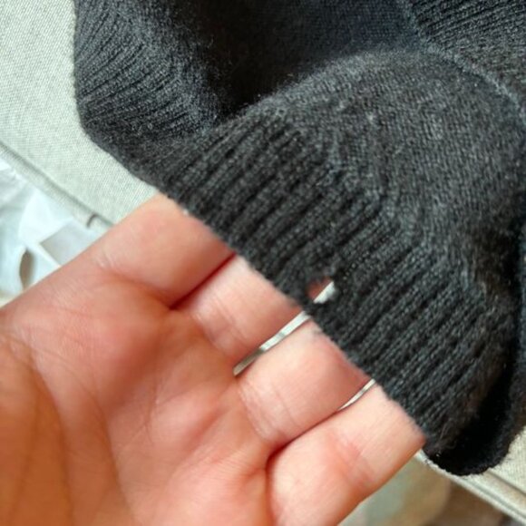 Eddie Bauer 100% Merino Wool Turtleneck Vest, Size Medium - Picture 5 of 6